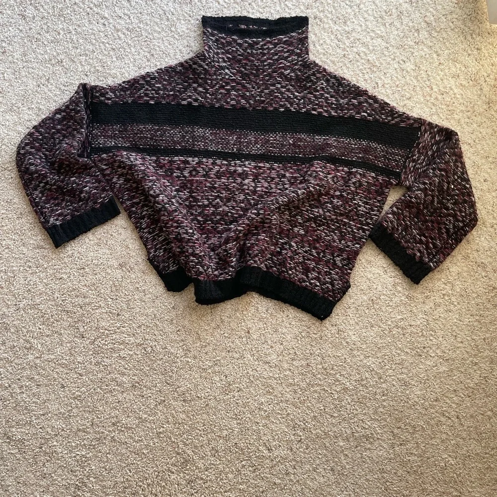 Sweater - Picture 1 of 2